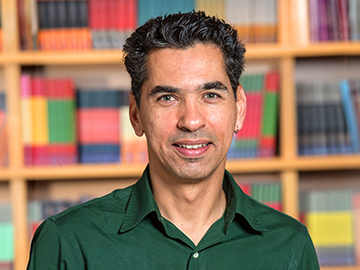 Prof. Ravid Doron